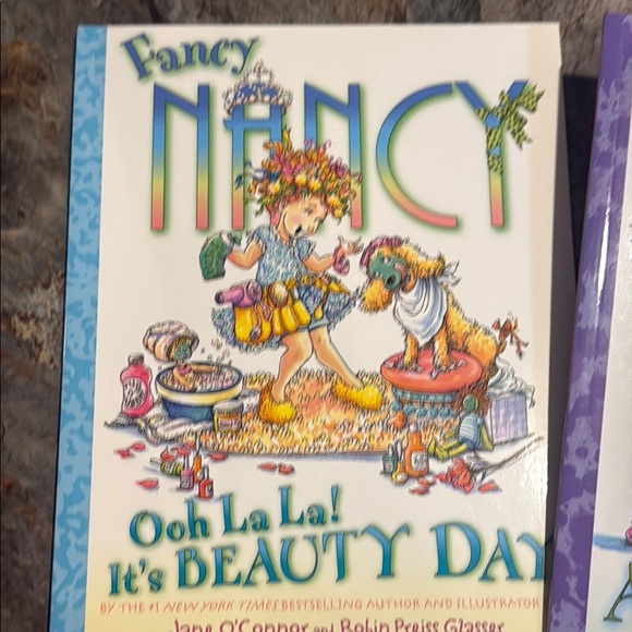 The Wonderful World of Fancy Nancy Book Set plus one extra book - Picture 5 of 11